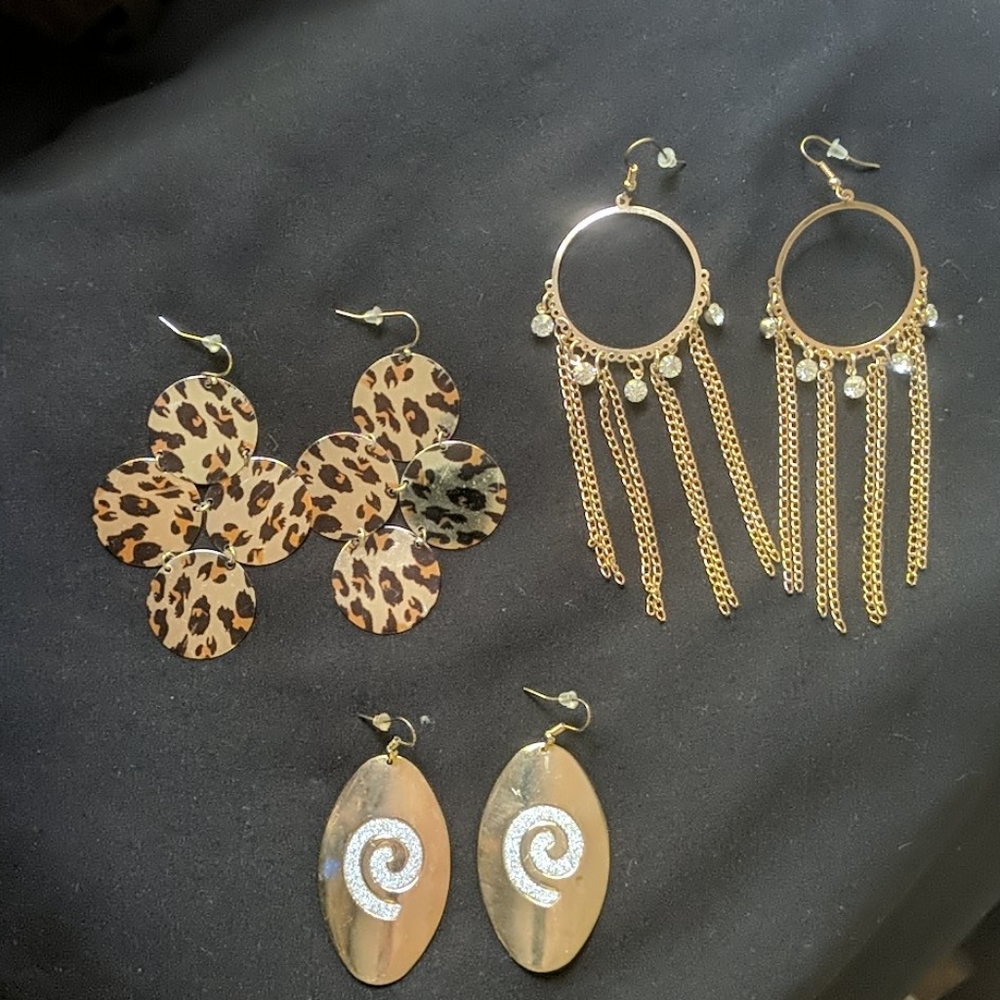 Earring lot